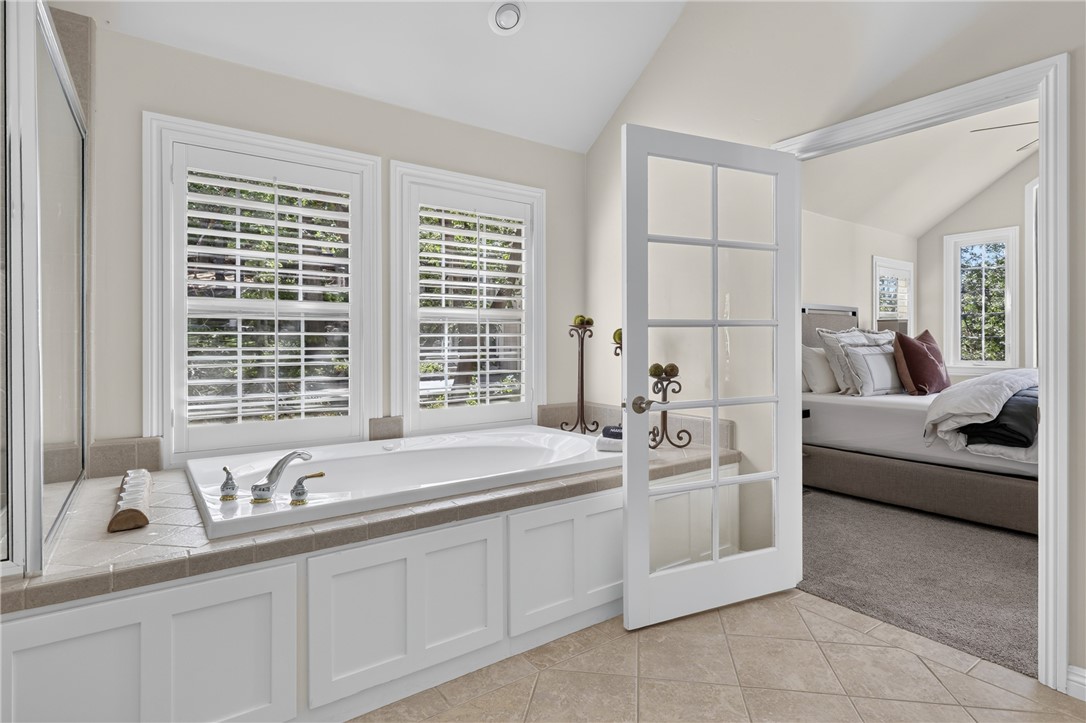 28462 North Bay Road Property Photo 33