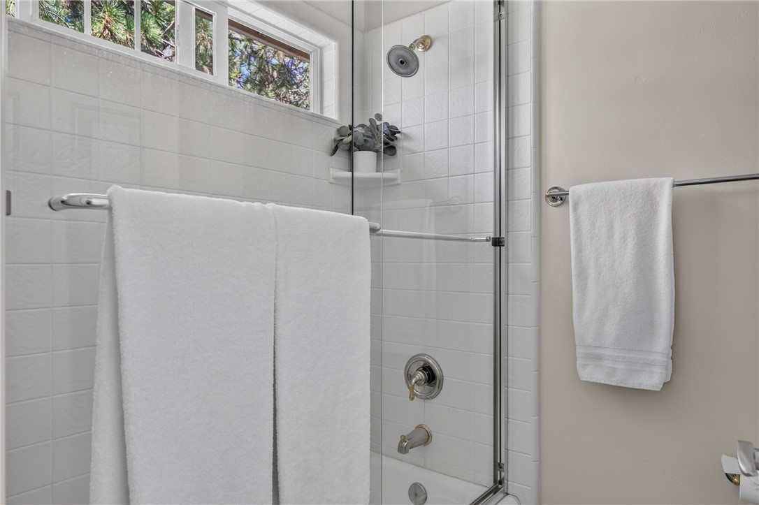 28462 North Bay Road Property Photo 42
