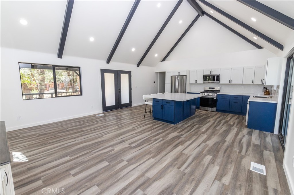 1592 Trinity Court Property Photo 3