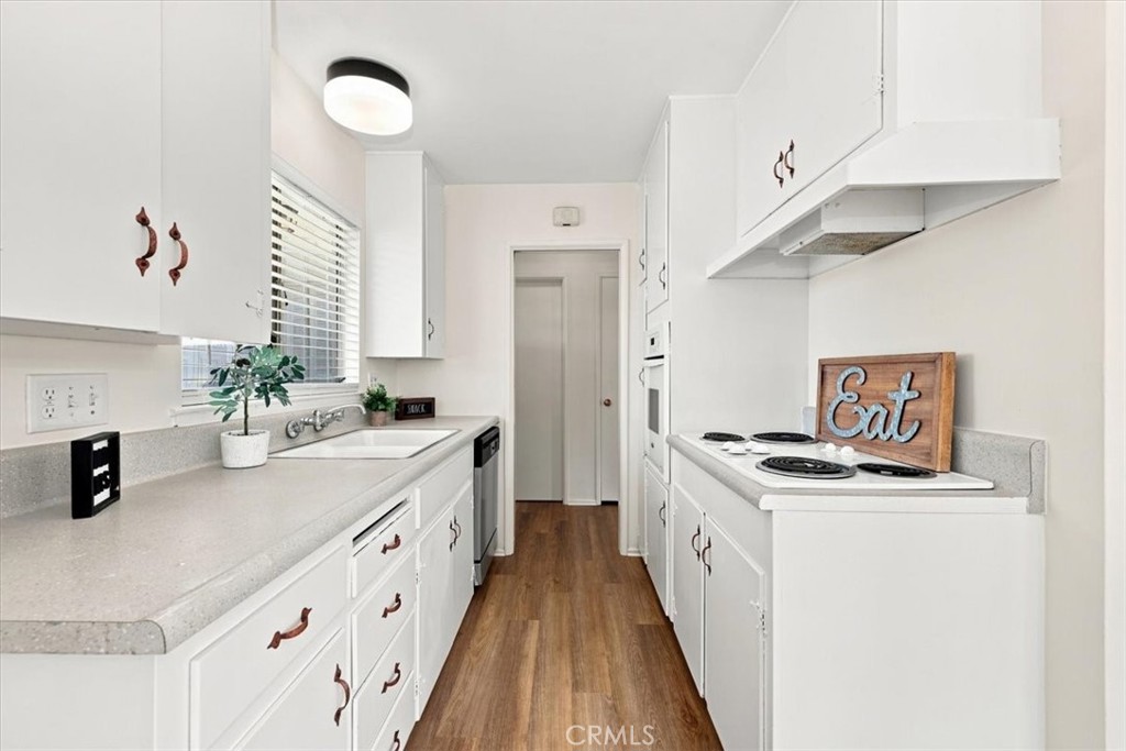 4305 Salerno Property Photo 16