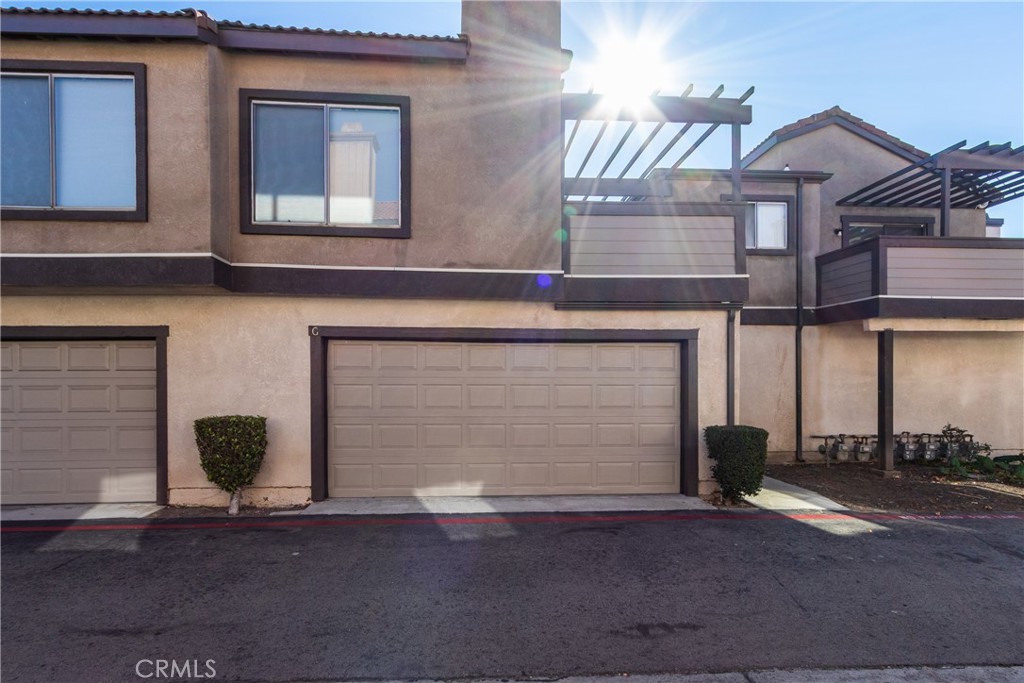 1814 N Vineyard G Property Photo 1