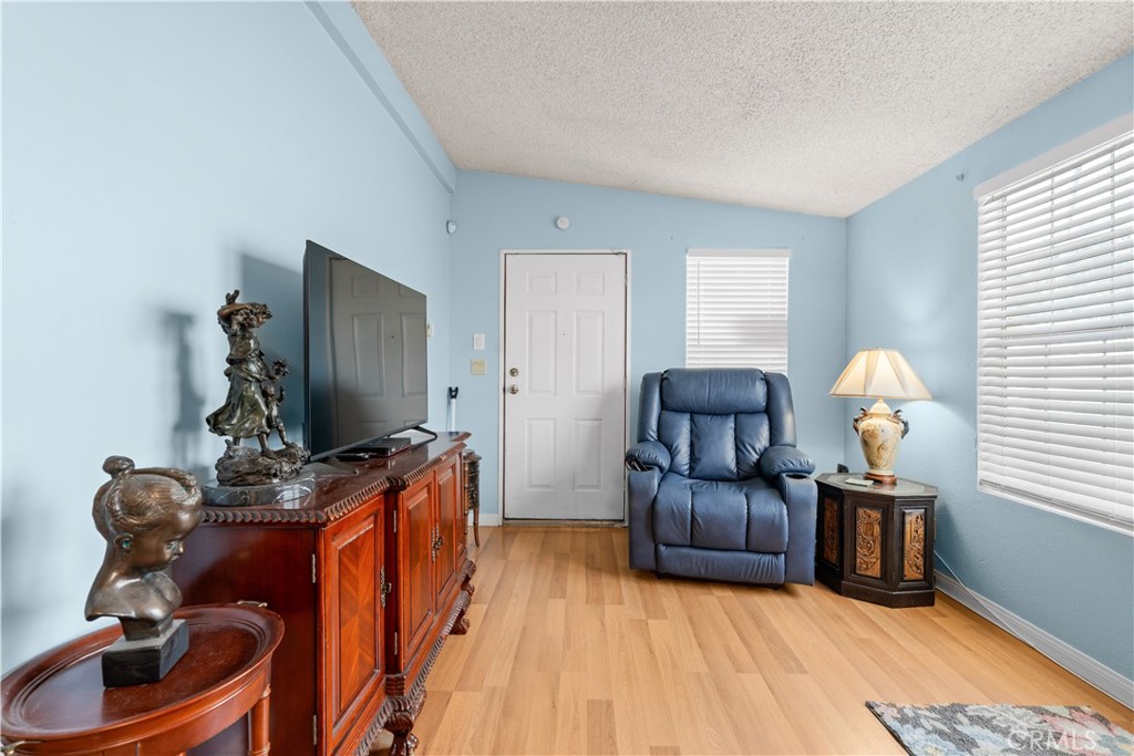 25293 Redlands 21 Property Photo 3