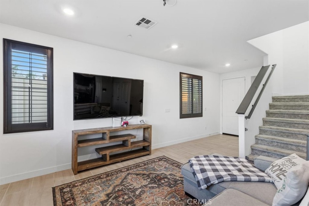 385 Cachuma Court Property Photo 8