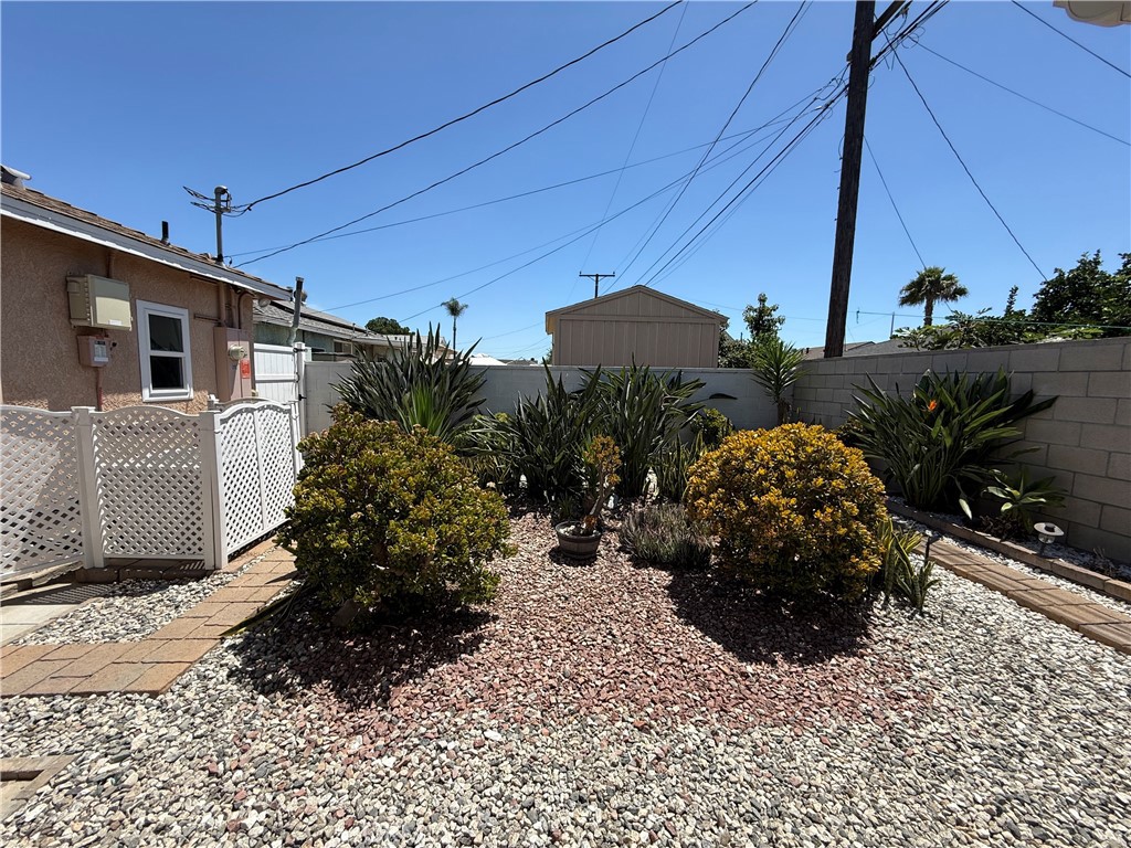 11421 Alburtis Property Photo 32