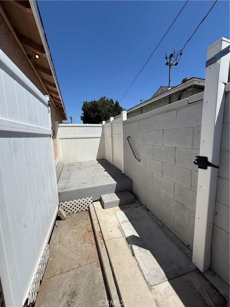 11421 Alburtis Property Photo 36
