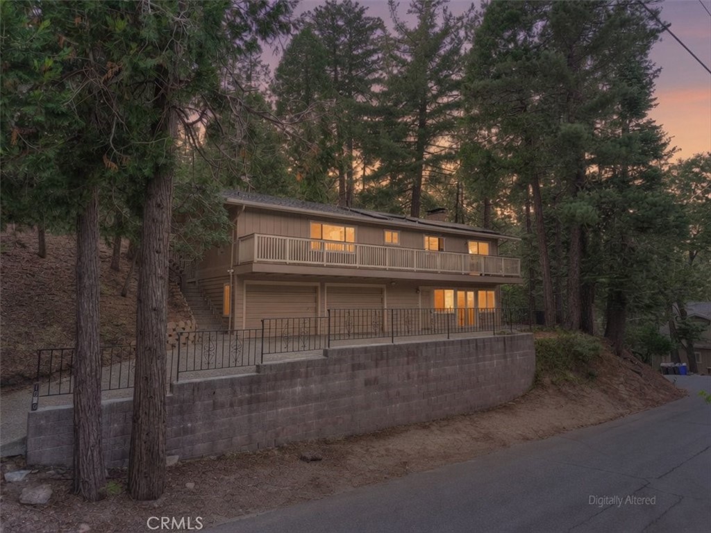 1050 Jungfrau Property Photo 1
