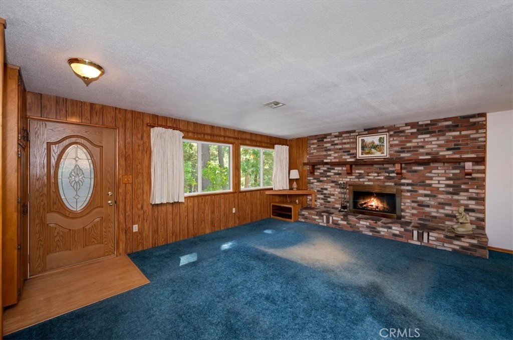 1050 Jungfrau Property Photo 2