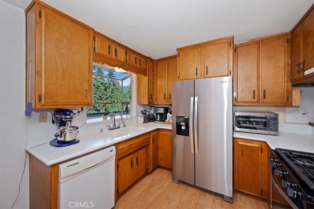 1050 Jungfrau Property Photo 10