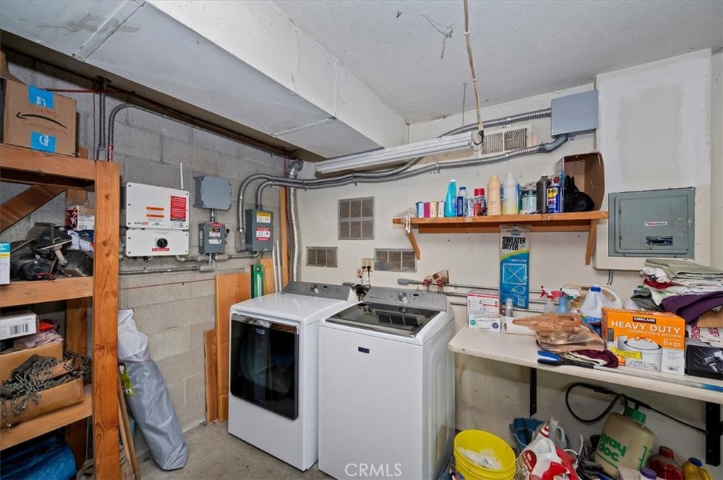 1050 Jungfrau Property Photo 27