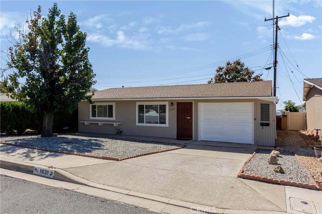 11620 Calvin Street Property Photo 3