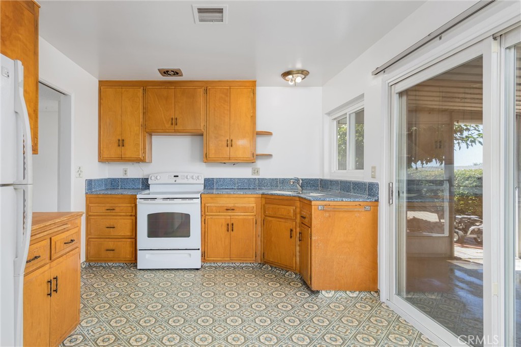 11620 Calvin Street Property Photo 13