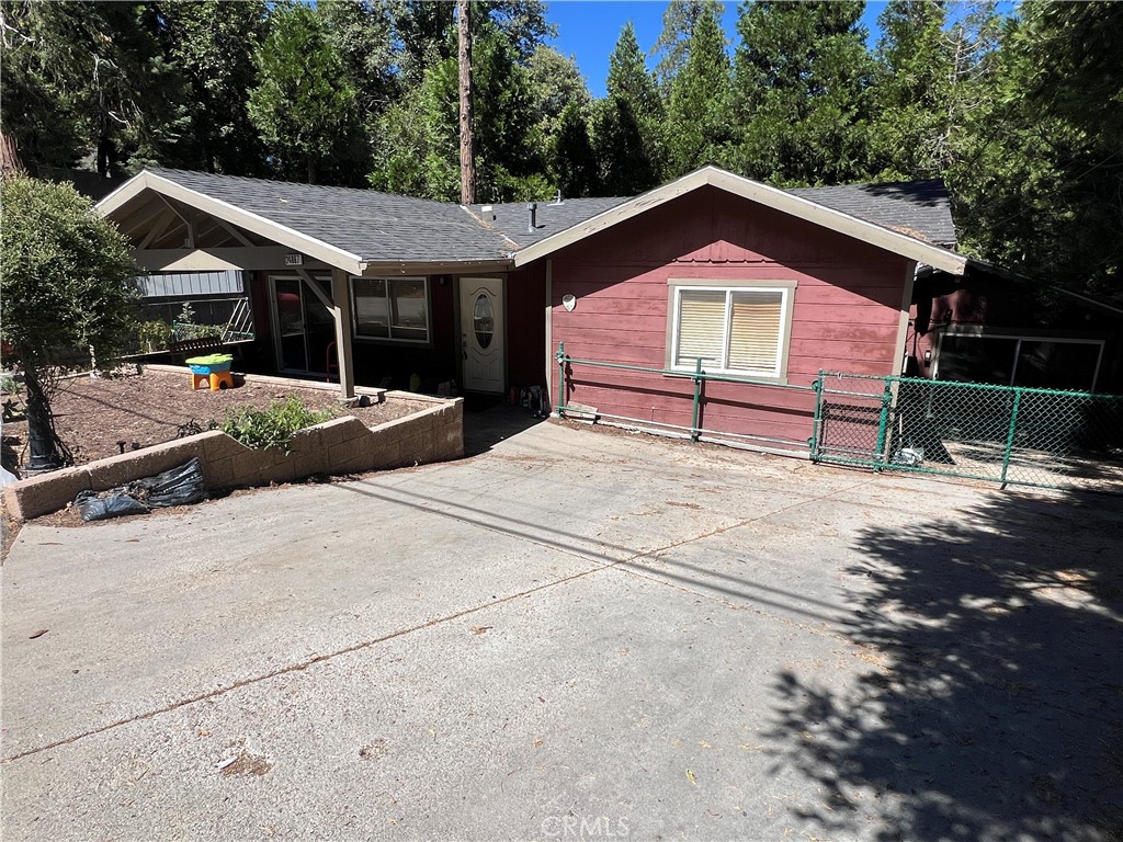 24867 Felsen Property Photo 1