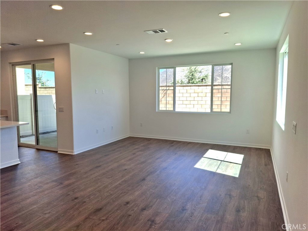 31367 Trappers Loop Property Photo 5