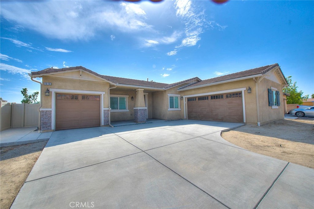1616 Constant Trail Property Photo 4