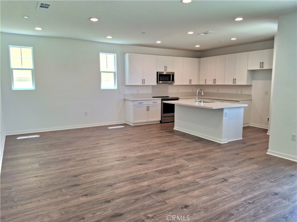 31338 Siskiyou Pass Court Property Photo 4