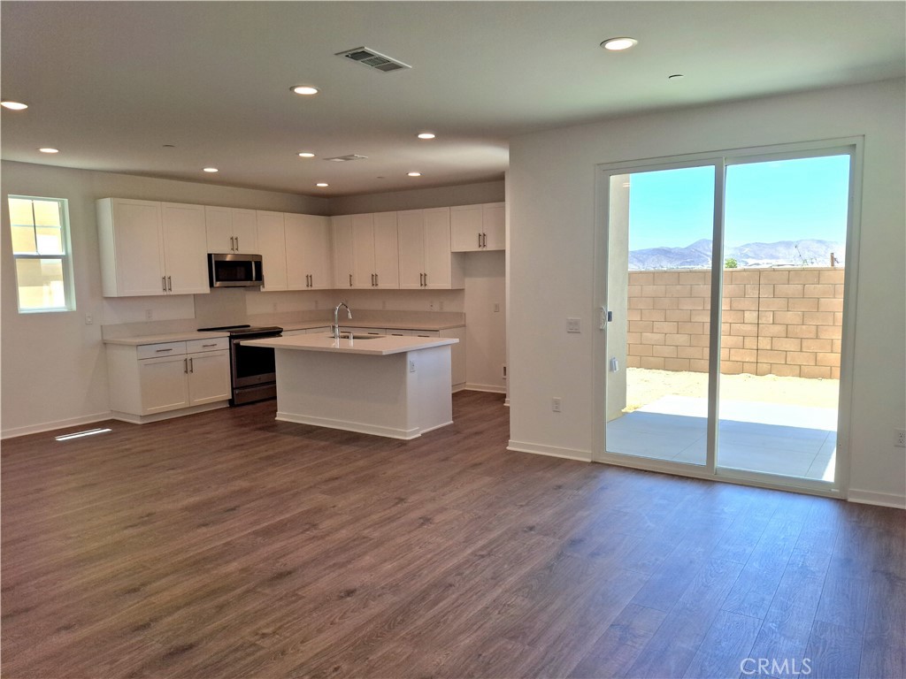 31338 Siskiyou Pass Court Property Photo 6