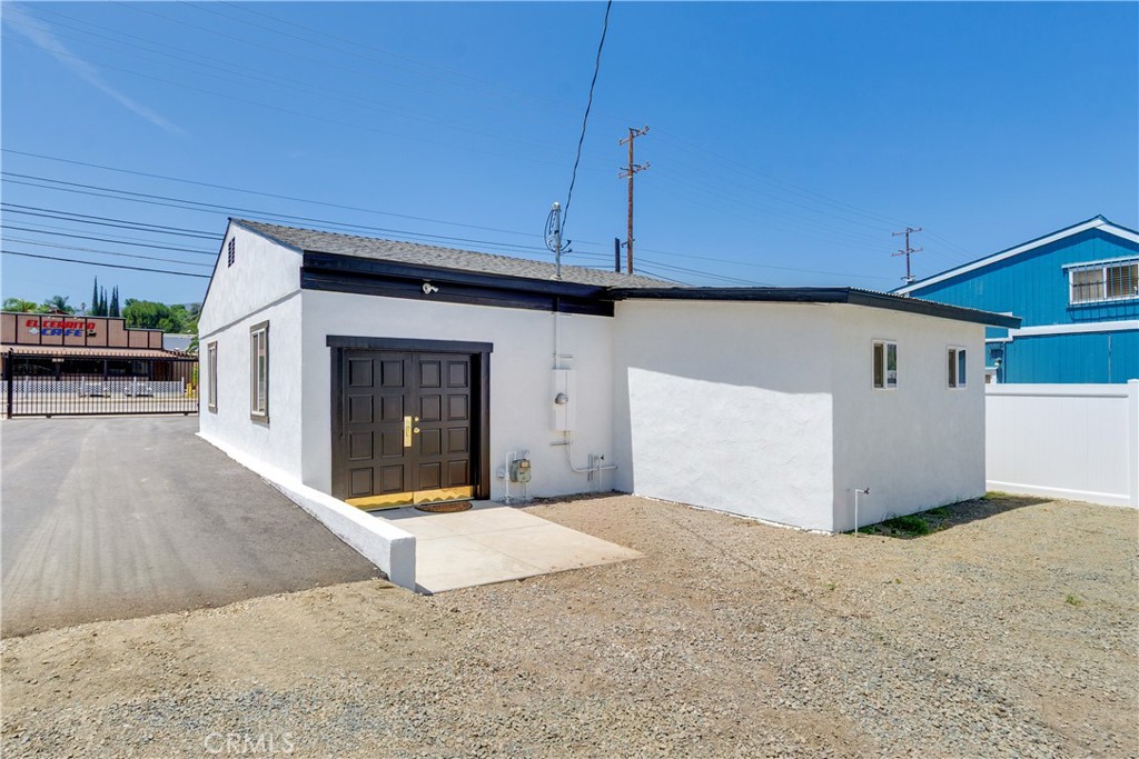 19620 Temescal Canyon Property Photo 4