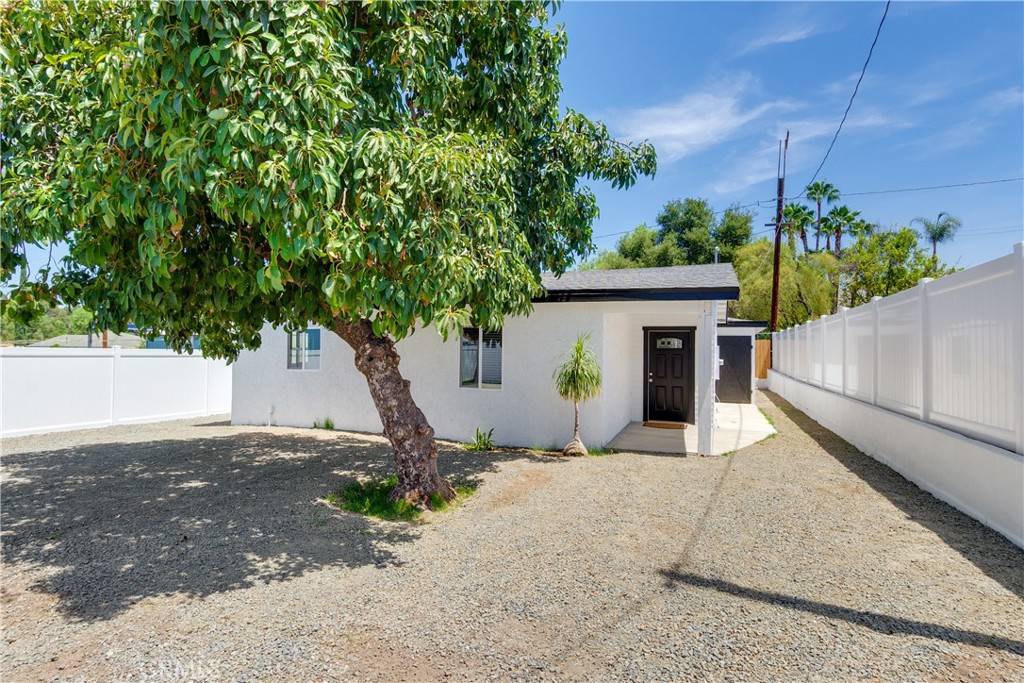 19620 Temescal Canyon Property Photo 12