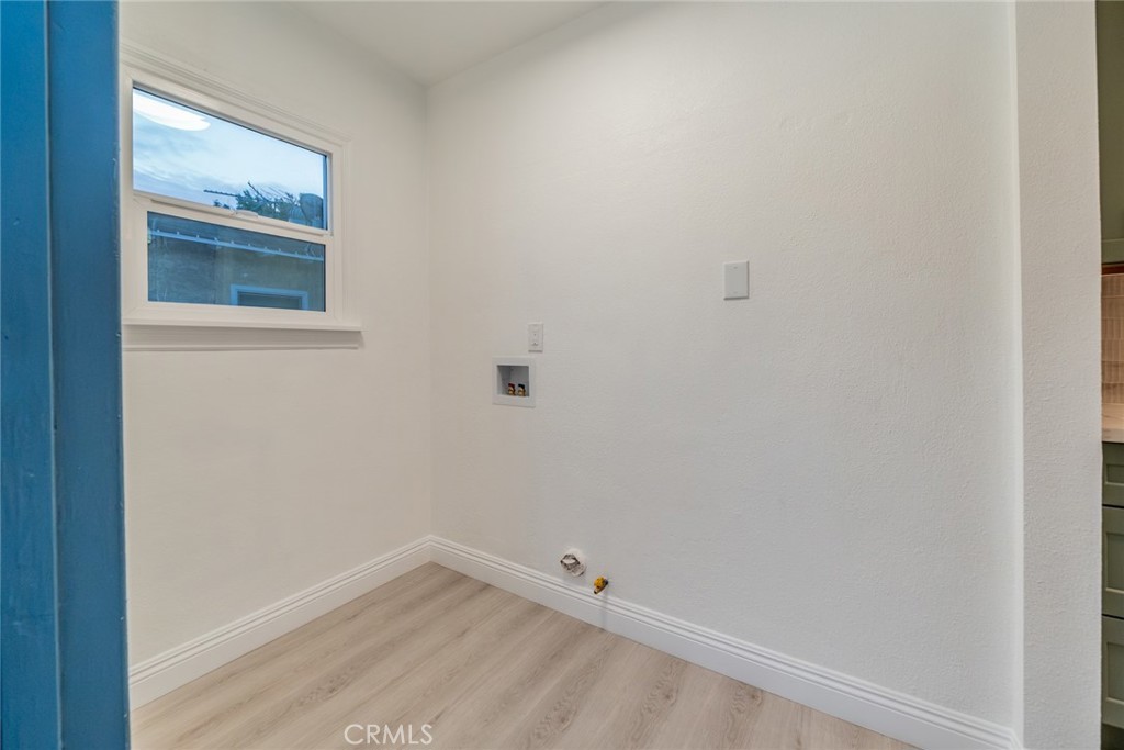 1315 E 55th Property Photo 18