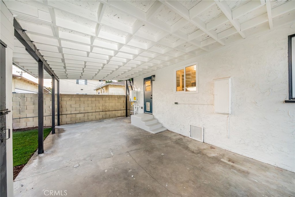 1315 E 55th Property Photo 33