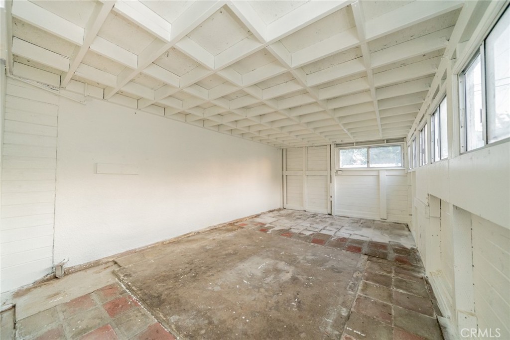 1315 E 55th Property Photo 42