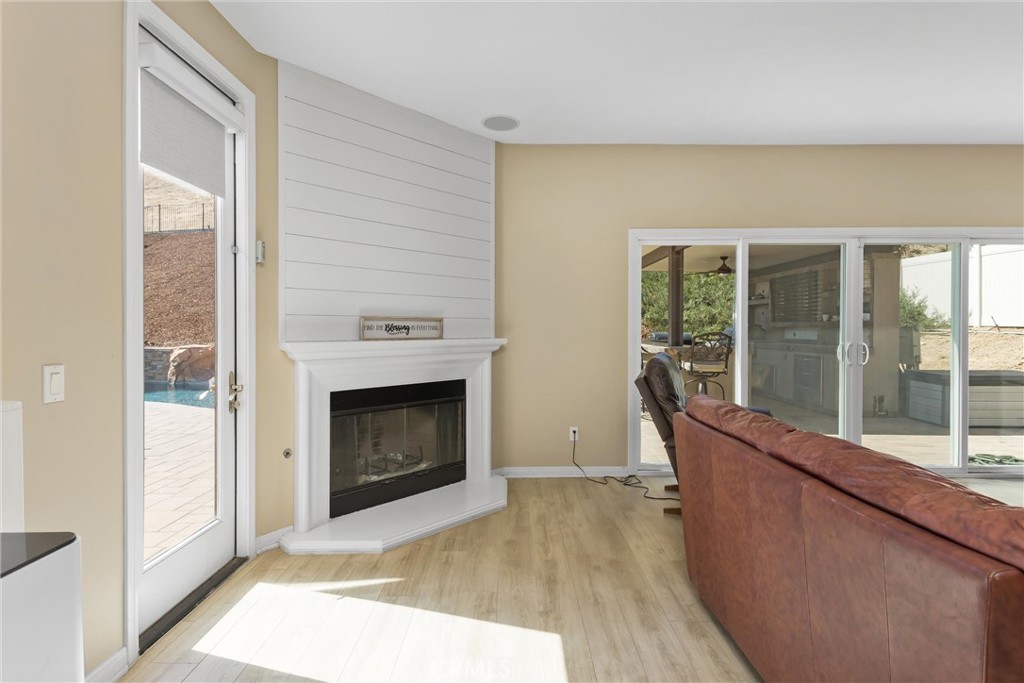 33264 Gold Mountain Road Property Photo 8