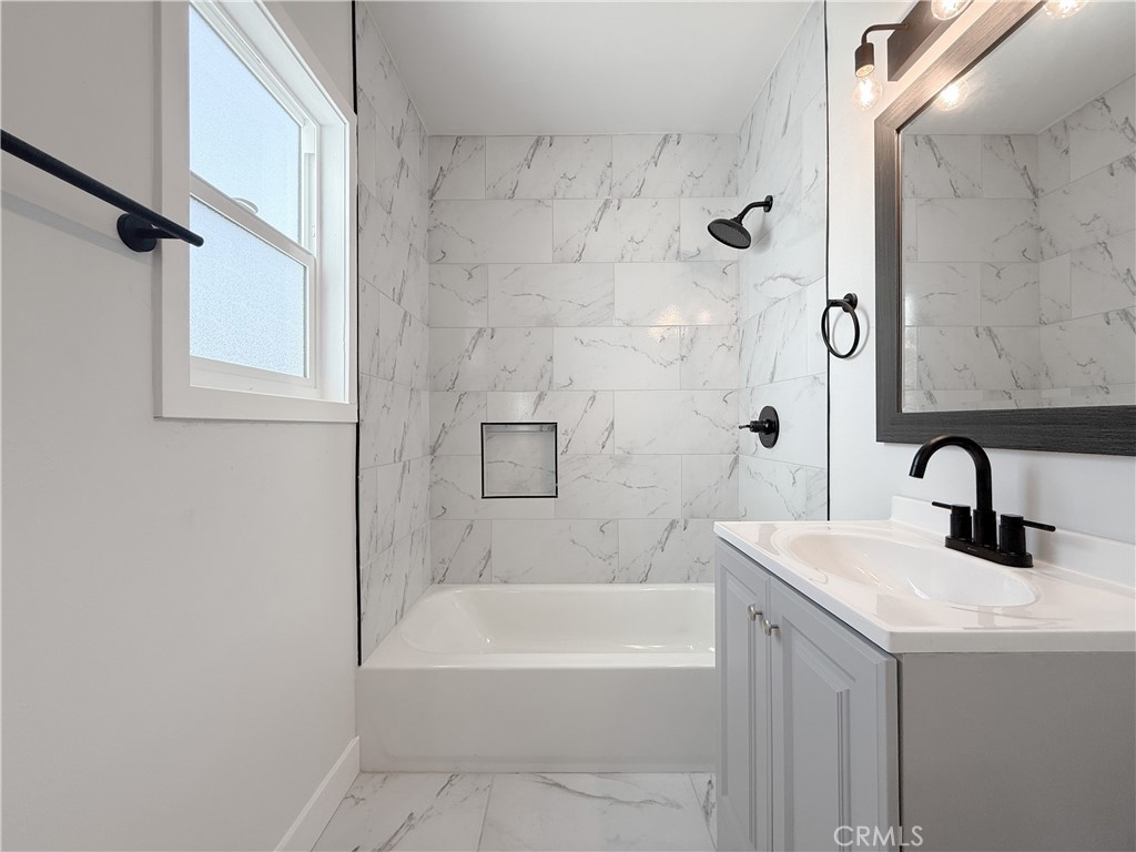1143 E 150th Street Property Photo 15