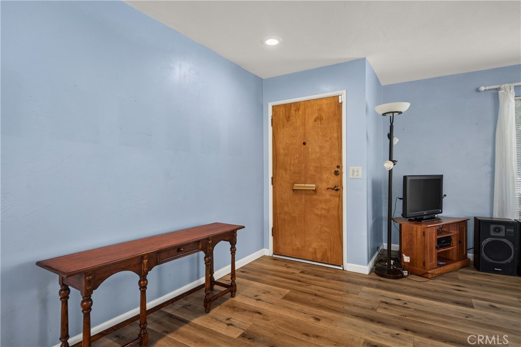 11375 Iris Avenue Property Photo 4