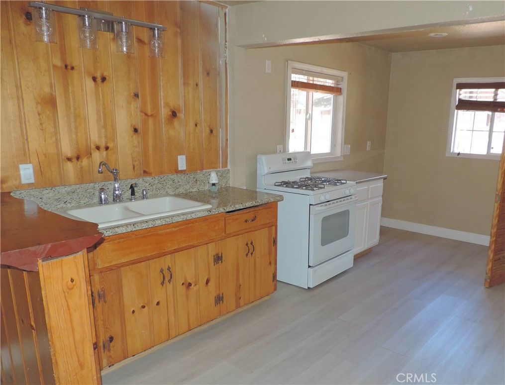 745 Sunset Property Photo 4