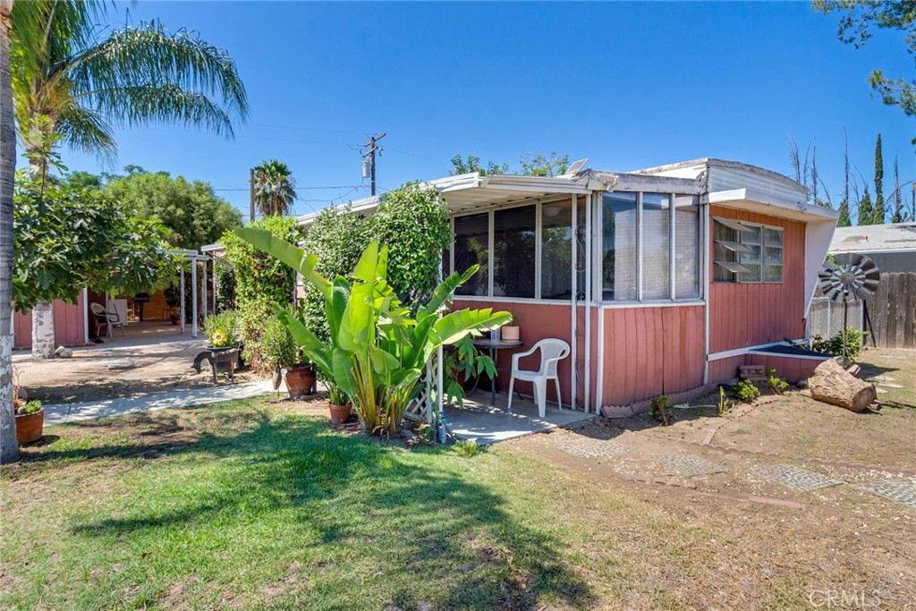 433 Diamond Property Photo 2