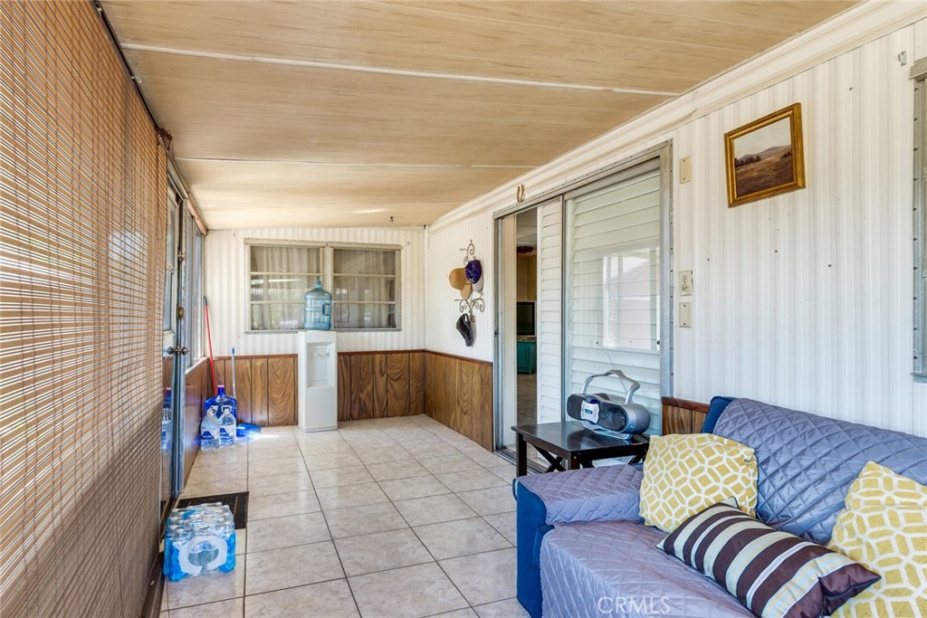 433 Diamond Property Photo 4