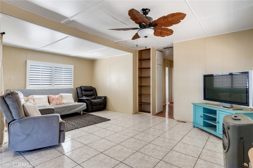 433 Diamond Property Photo 9