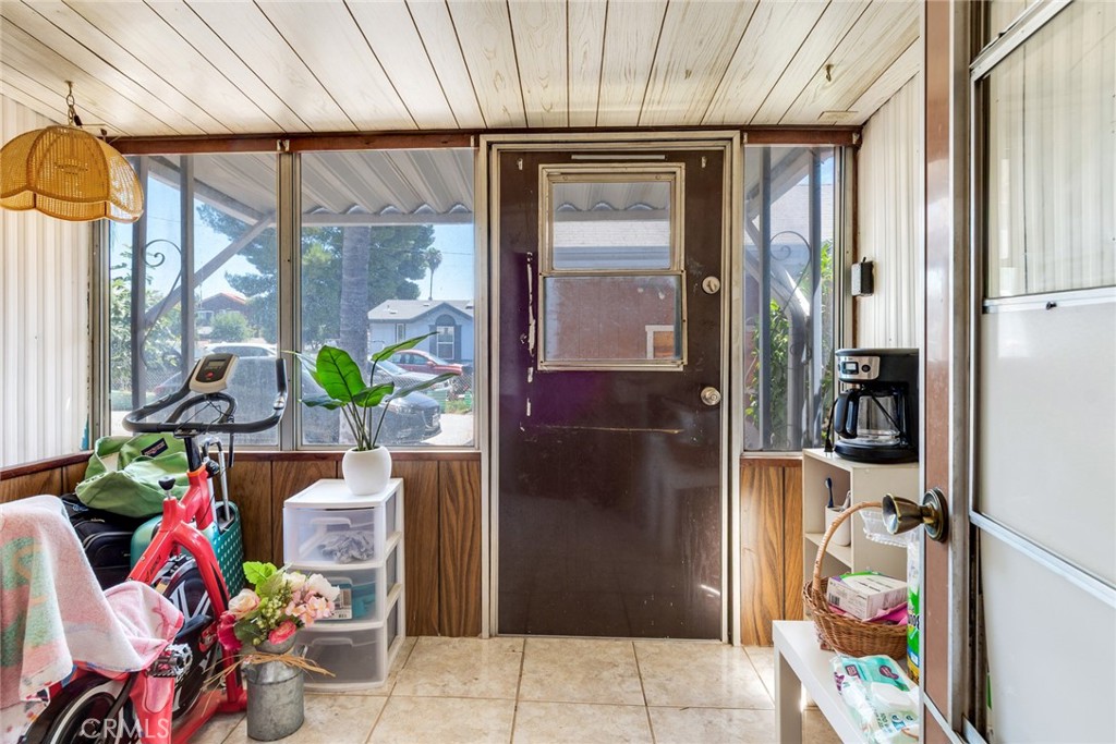 433 Diamond Property Photo 16