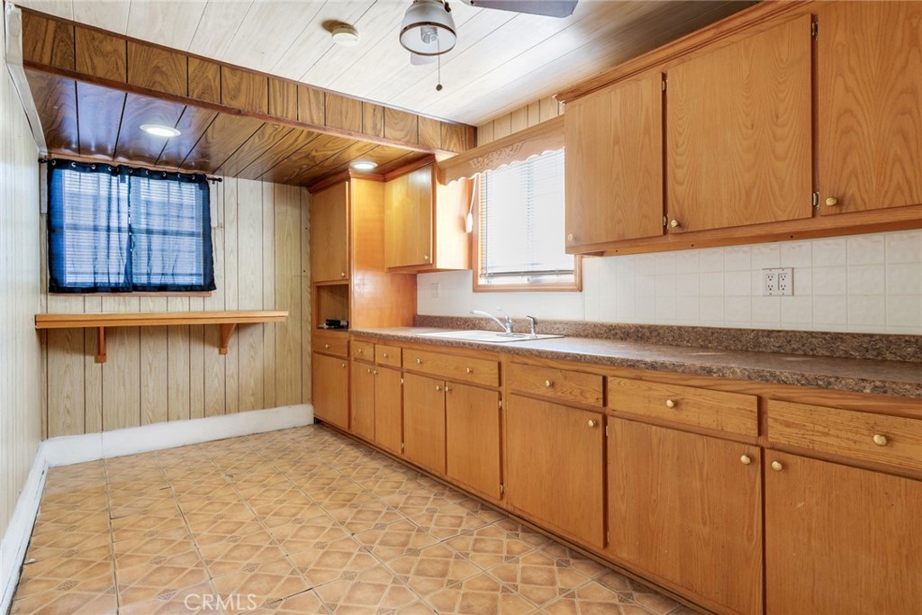 433 Diamond Property Photo 24
