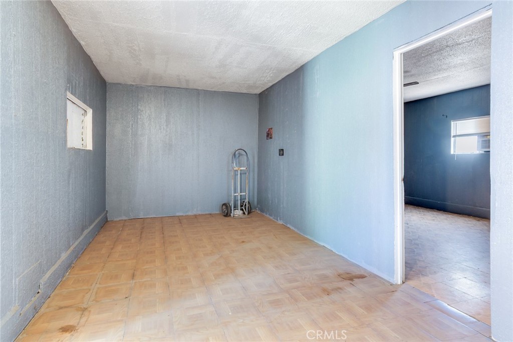 433 Diamond Property Photo 25