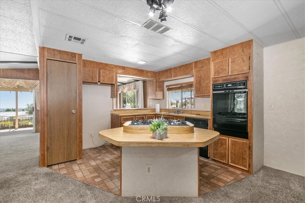 10409 Chisholm Property Photo 7