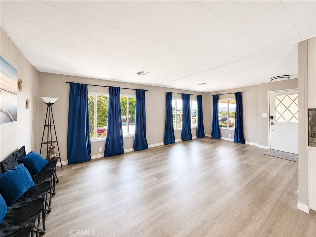 10115 Frontier Property Photo 2