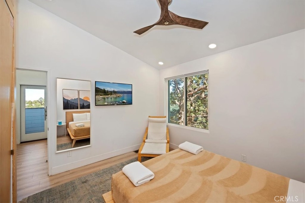 693 Villa Grove Property Photo 33