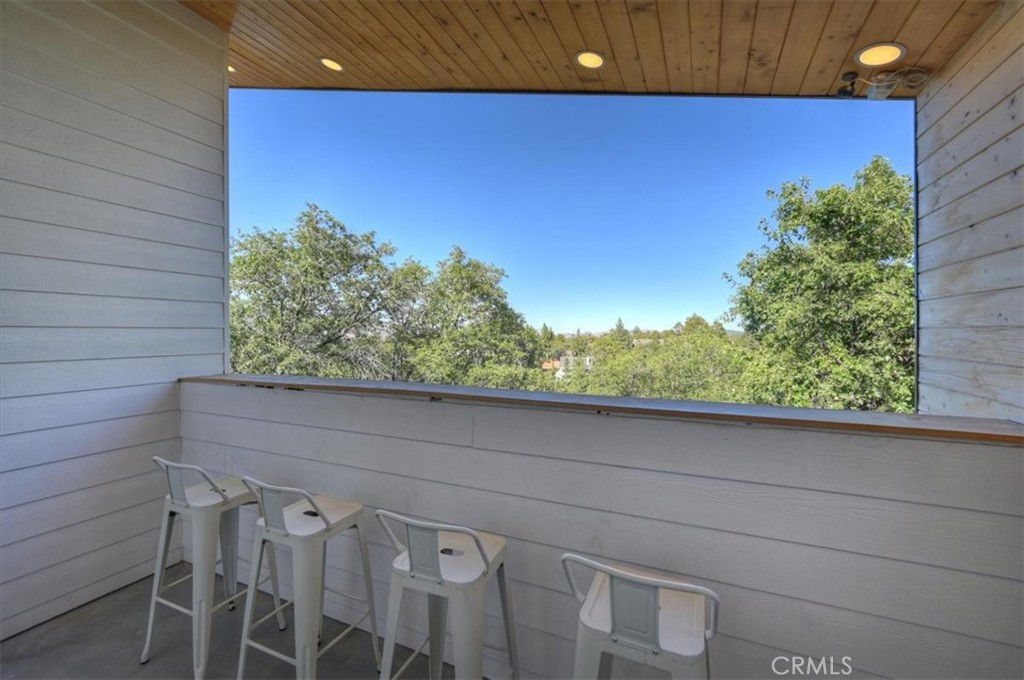 693 Villa Grove Property Photo 37
