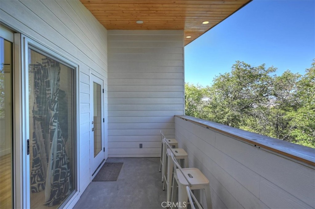 693 Villa Grove Property Photo 40