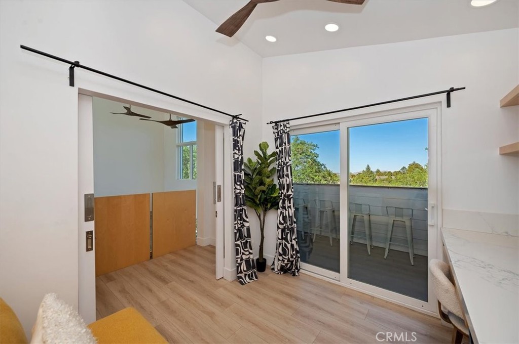 693 Villa Grove Property Photo 41