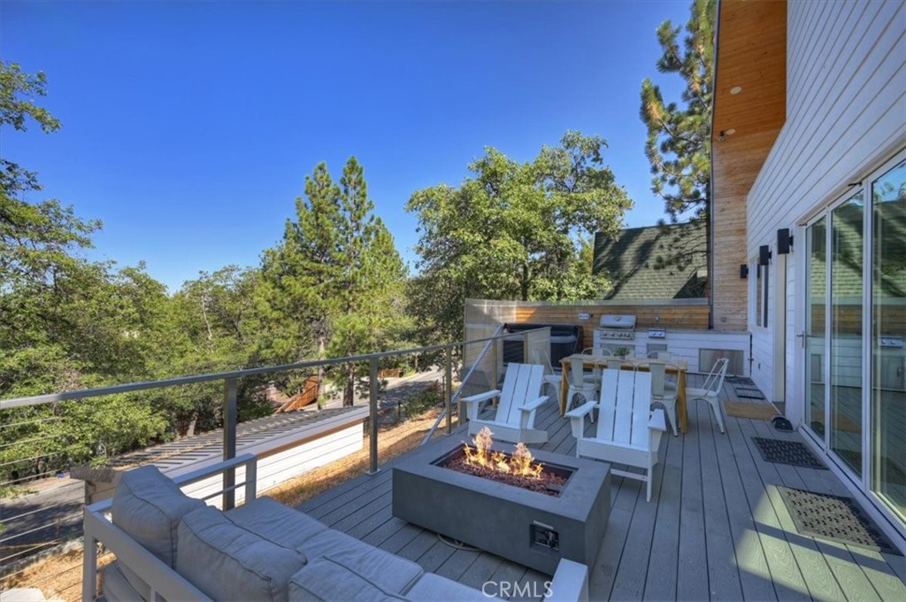 693 Villa Grove Property Photo 44