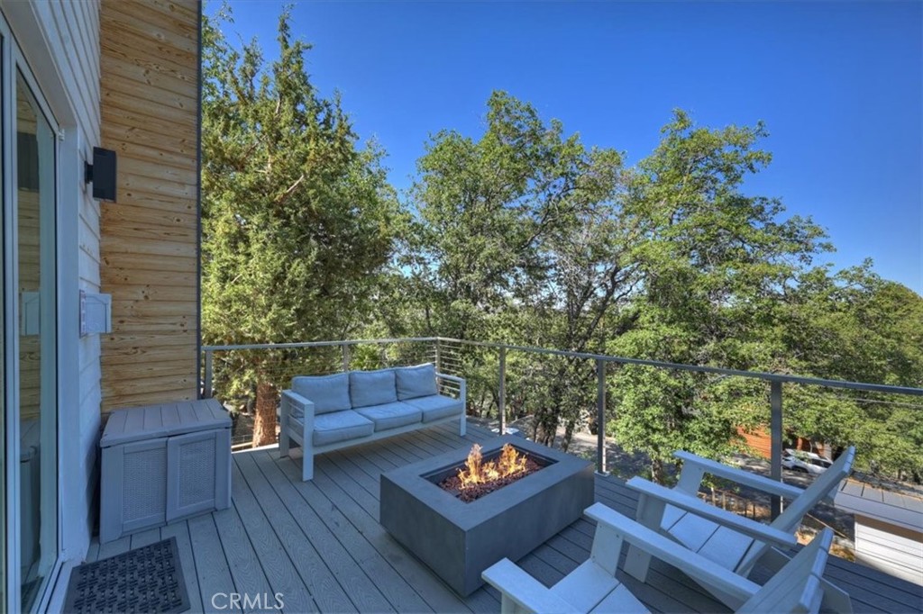 693 Villa Grove Property Photo 46