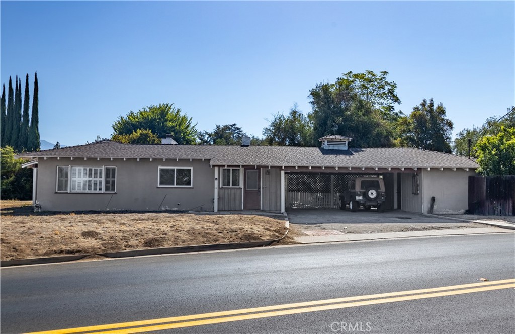 604 E Mariposa Property Photo 3