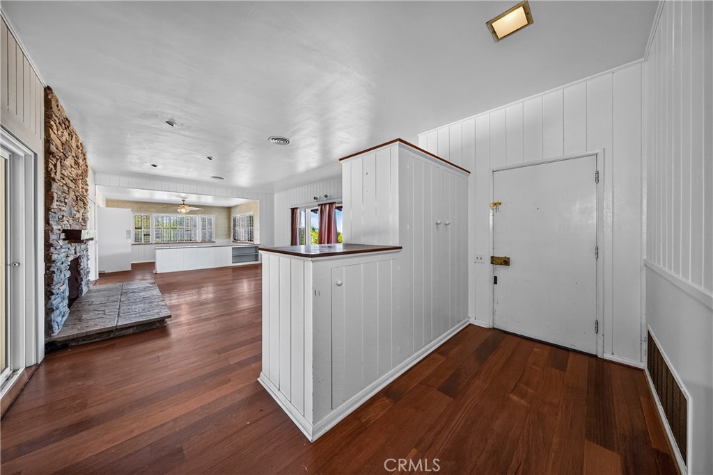 604 E Mariposa Property Photo 5
