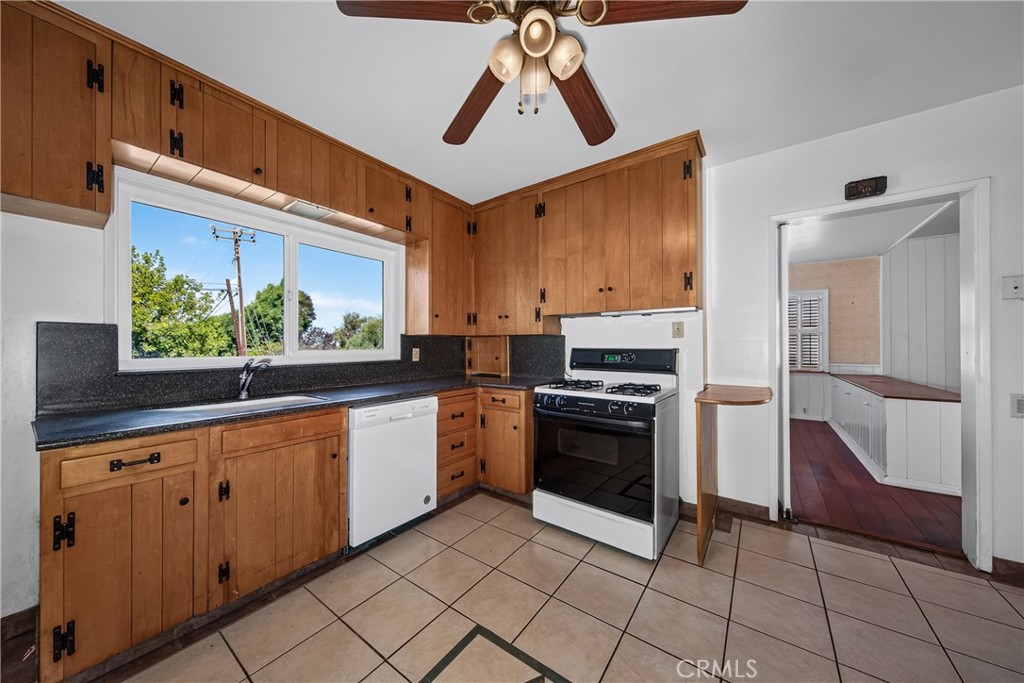 604 E Mariposa Property Photo 9