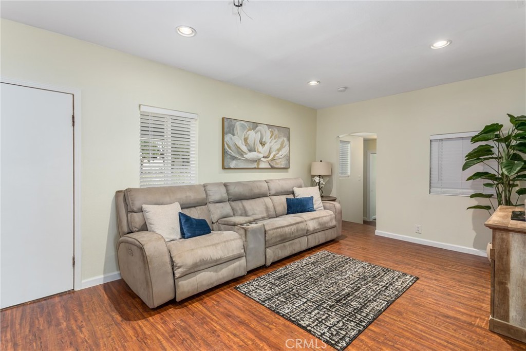 889 Pennsylvania Property Photo 4