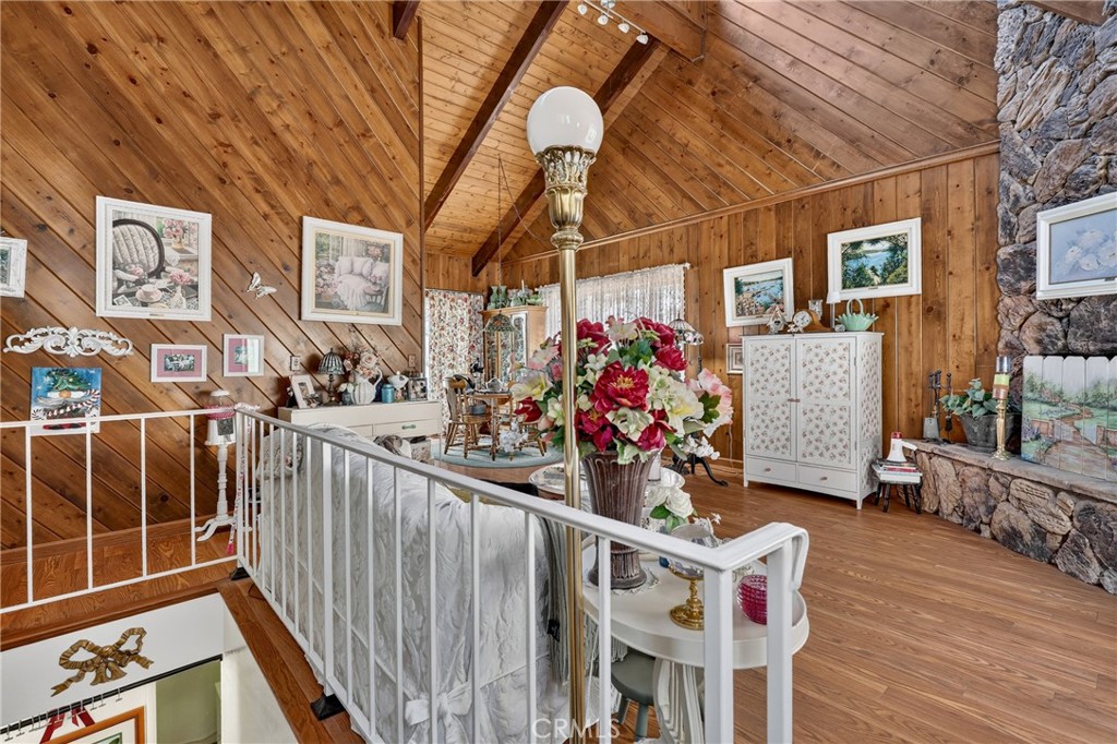 1127 Yukon Property Photo 3