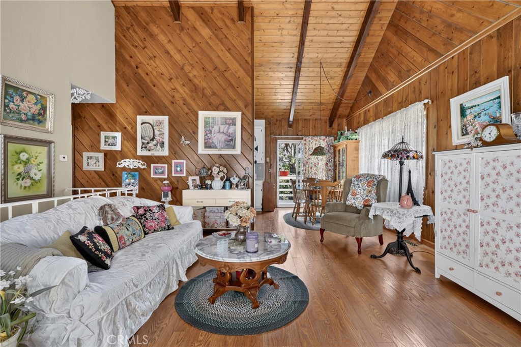 1127 Yukon Property Photo 4