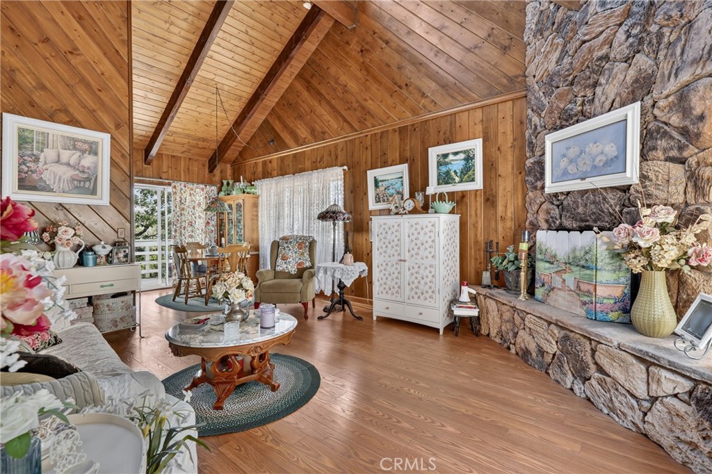 1127 Yukon Property Photo 7